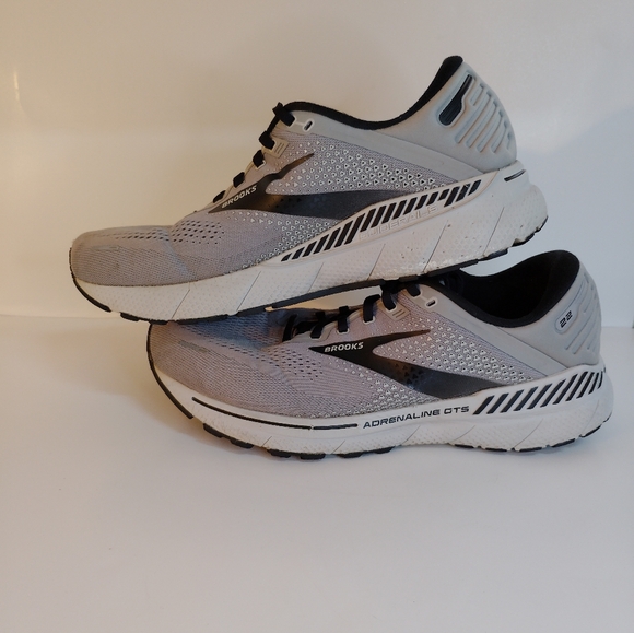 Brooks Men's Gray Running Shoes - Picture 2 of 10